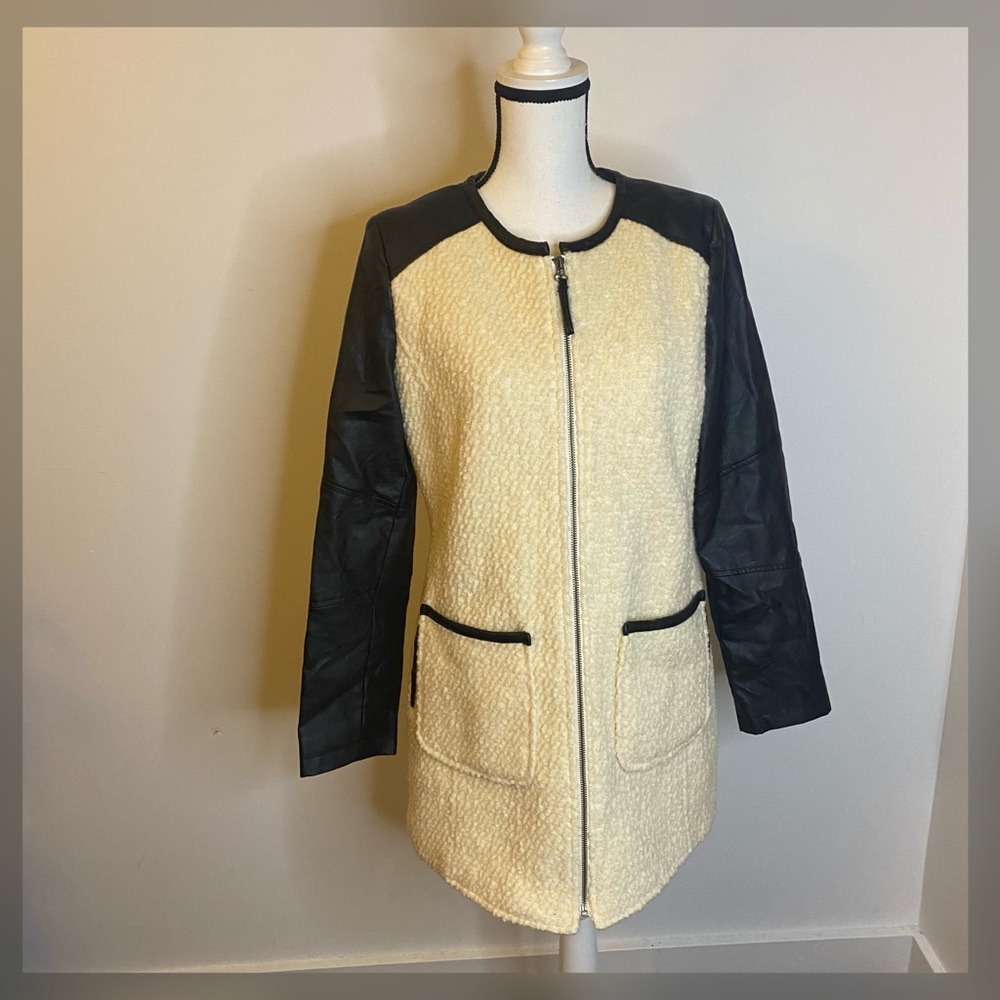 Jolt Women's black and cream jacket size M